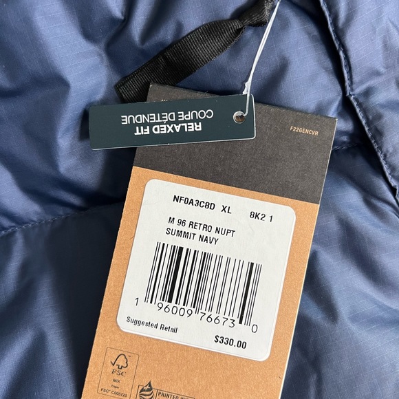 The North Face Men’s 1996 Retro Nuptse 700 Fill Goose Down Jacket - Picture 4 of 11